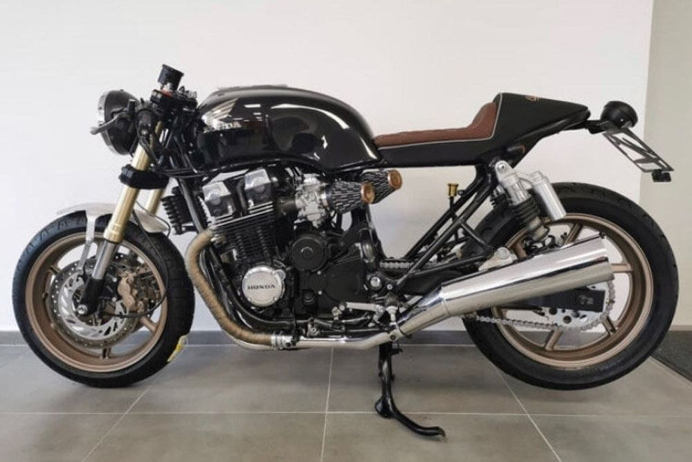 Rent a custom caferacer